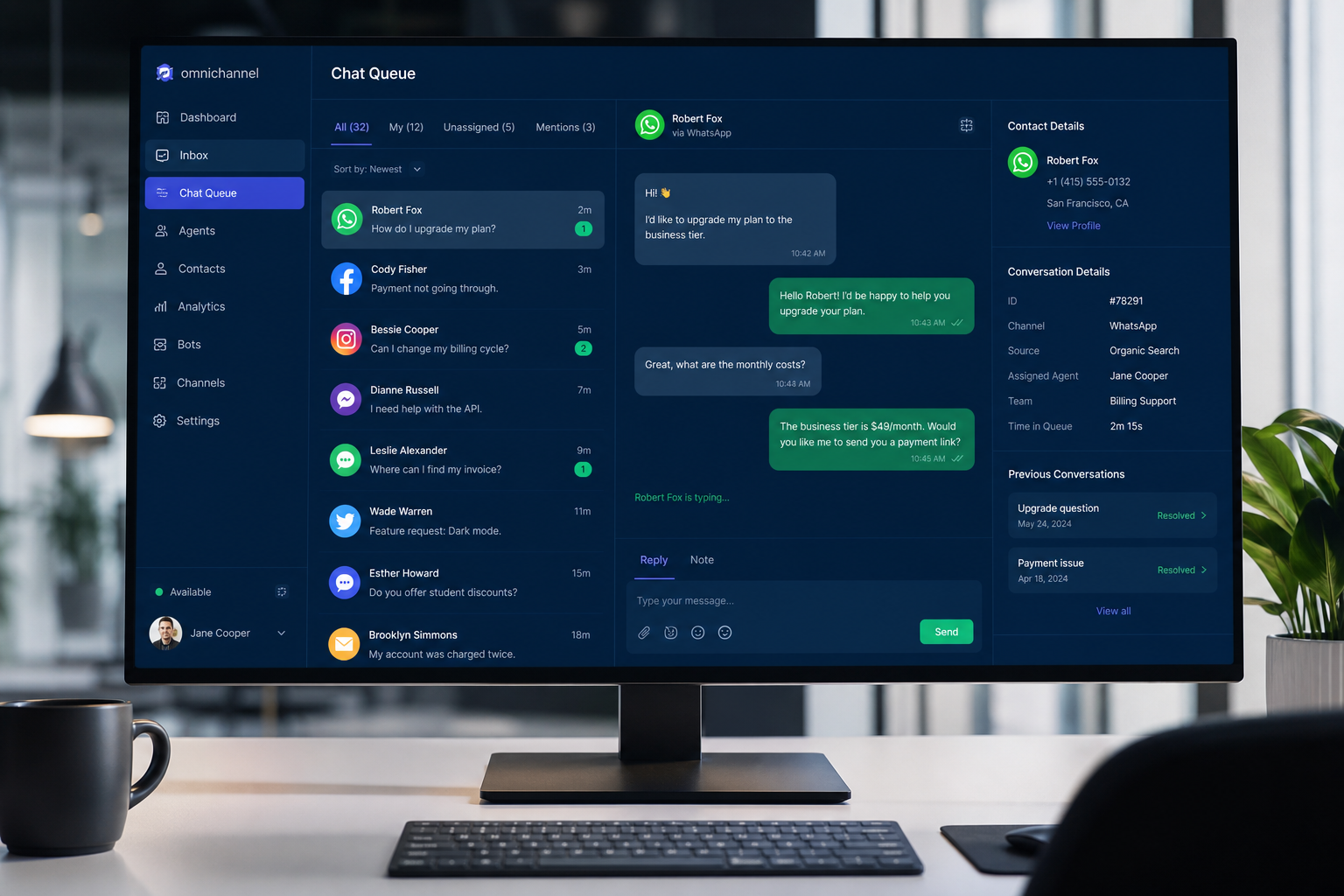 Central de atendimento moderna com tela clean e fila omnichannel