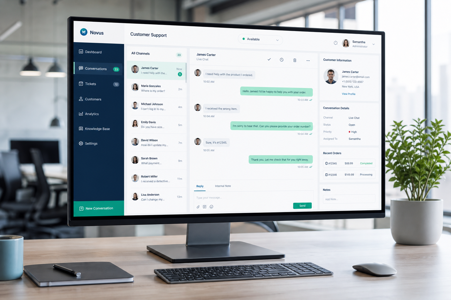 Central de trabalho digital com fluxo de atendimento omnichannel unificado em monitor premium